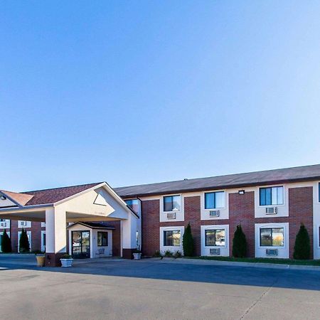 Quality Inn & Suites Ottumwa North Exterior foto