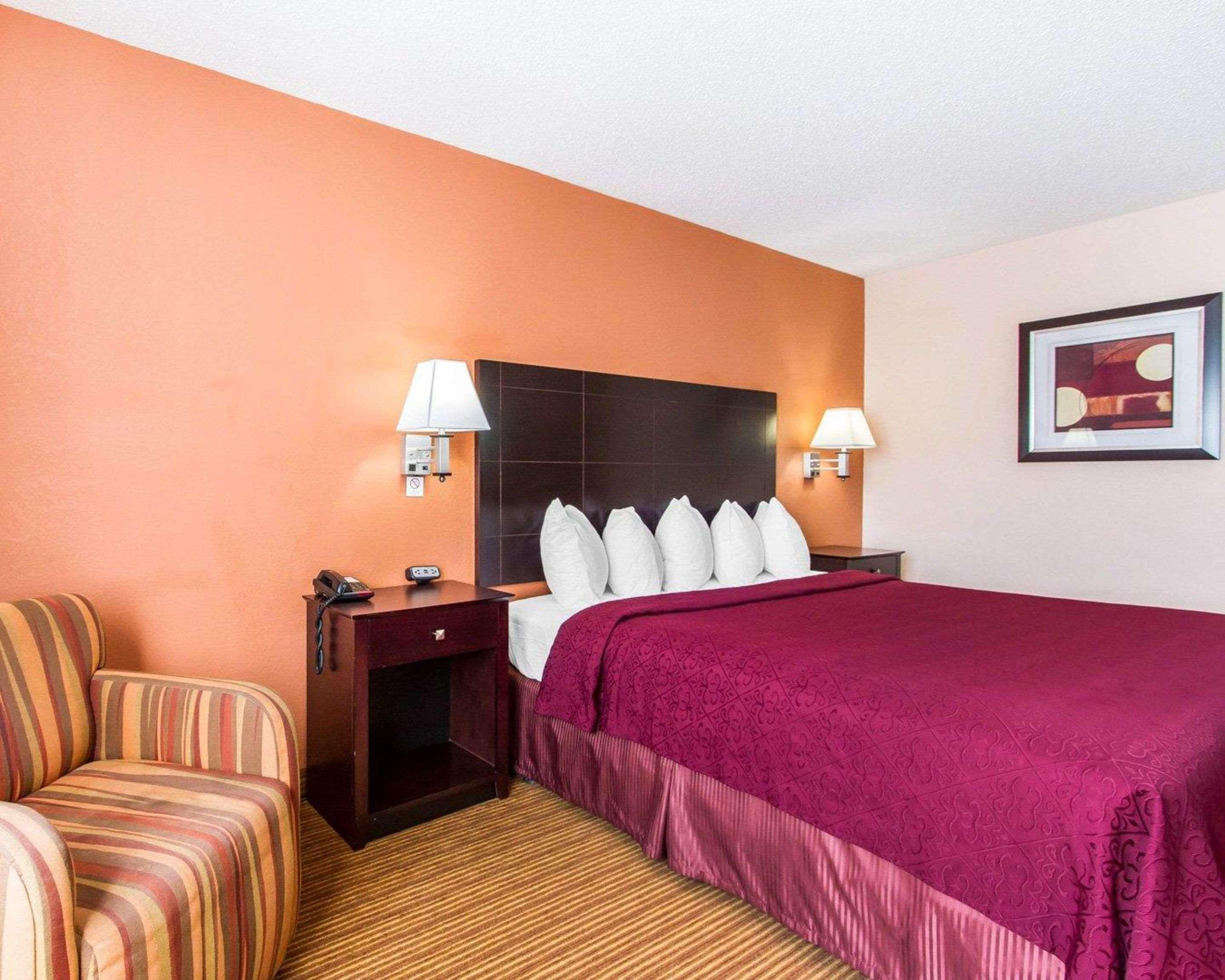 Quality Inn & Suites Ottumwa North Exterior foto