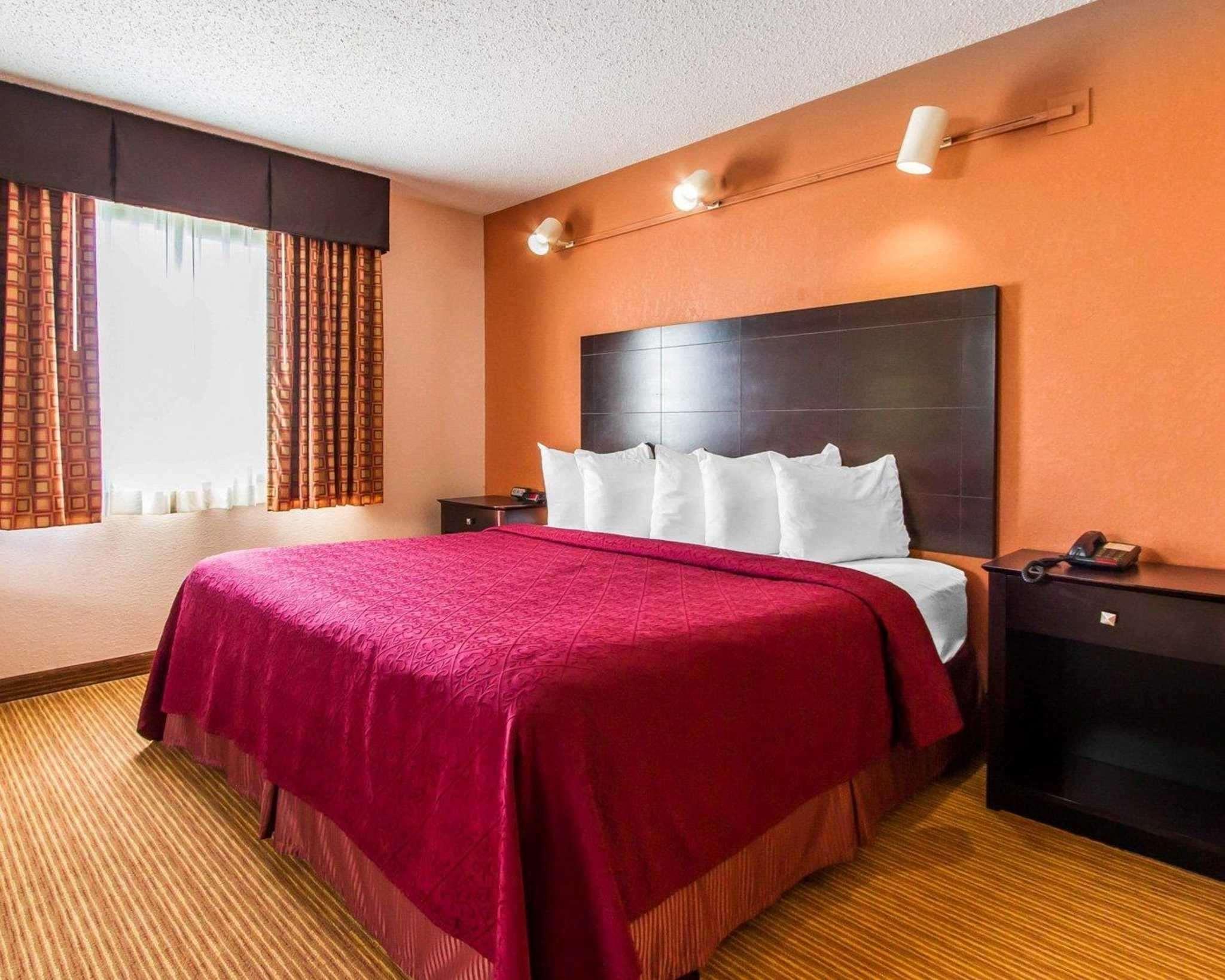 Quality Inn & Suites Ottumwa North Exterior foto