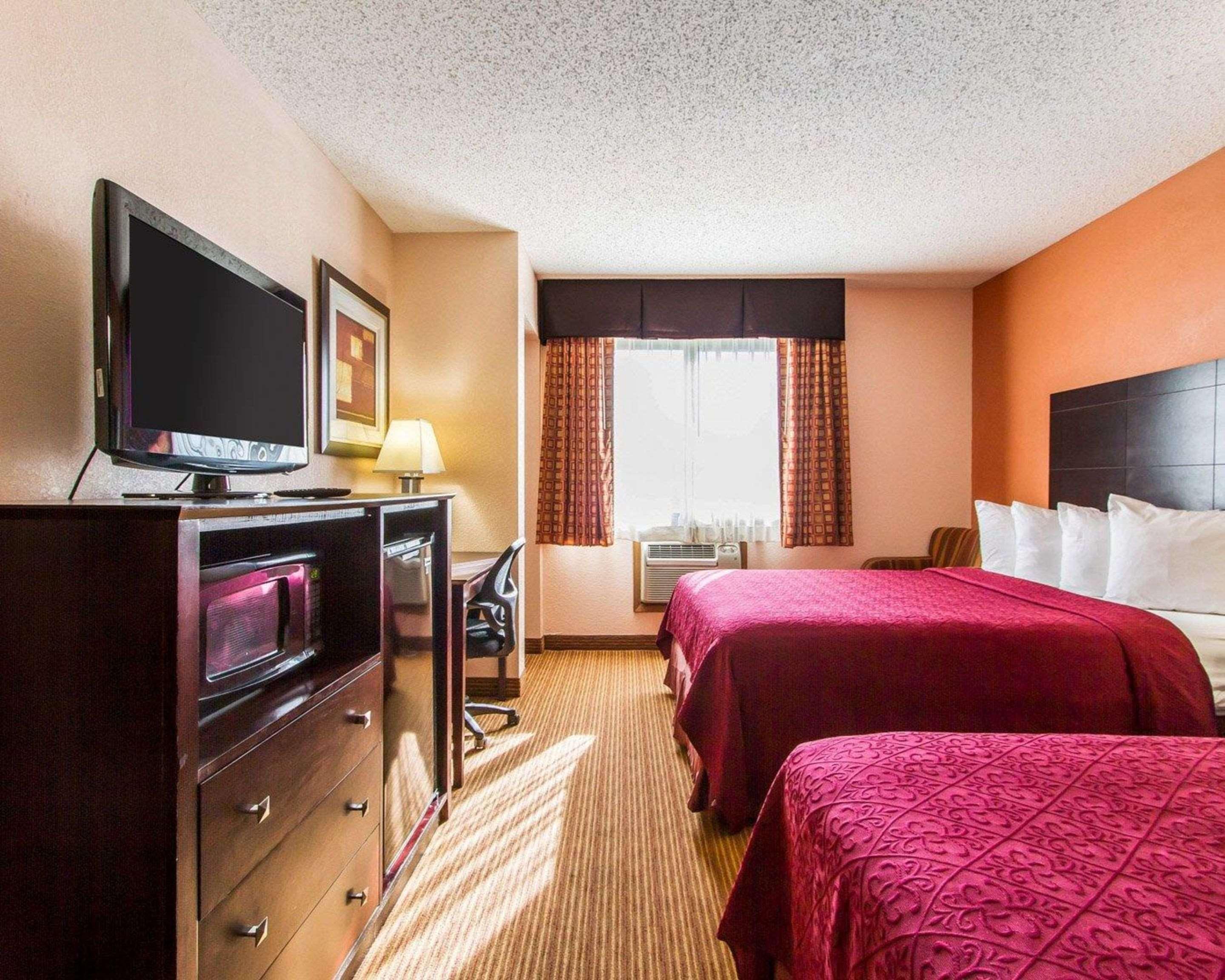 Quality Inn & Suites Ottumwa North Exterior foto