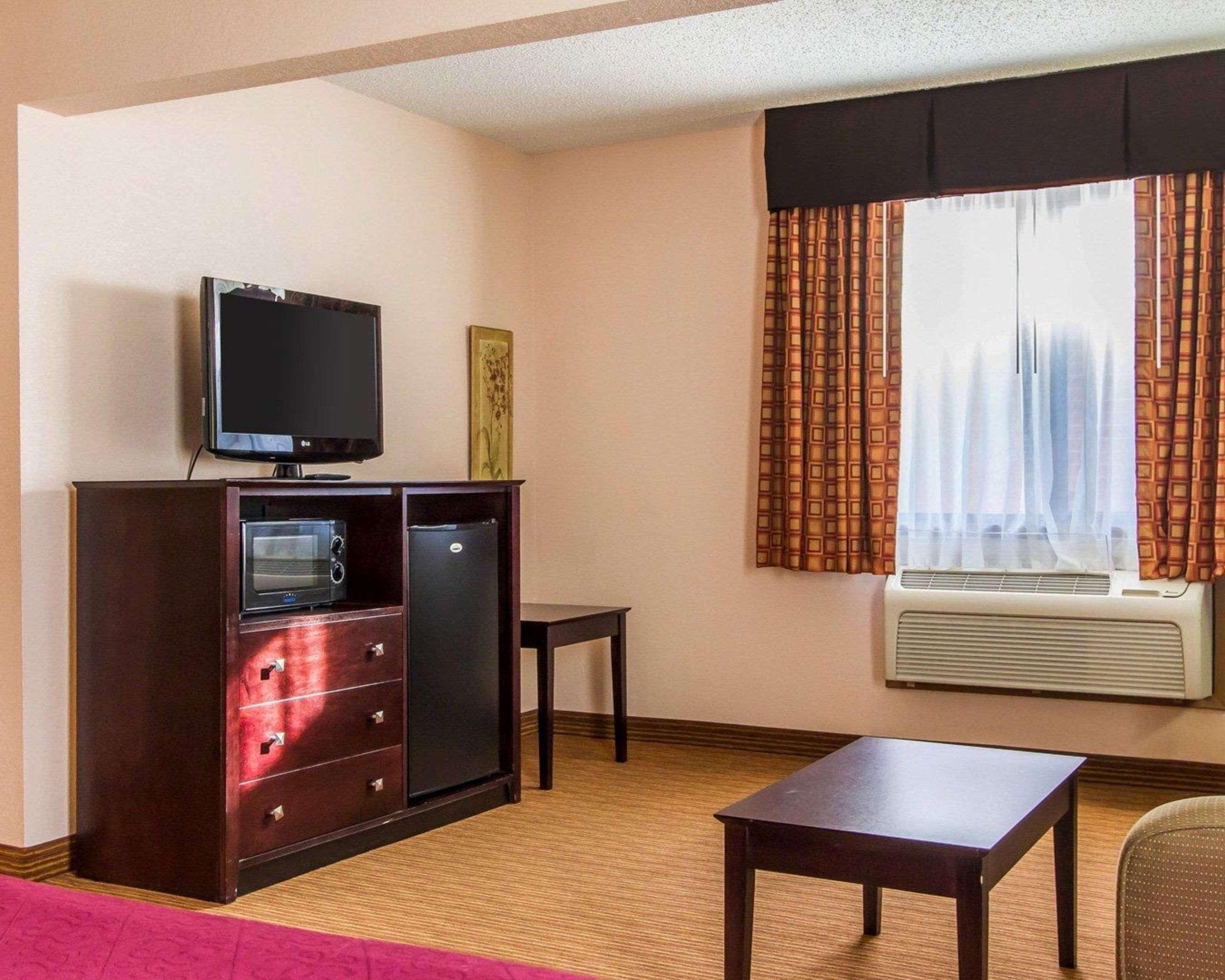 Quality Inn & Suites Ottumwa North Exterior foto