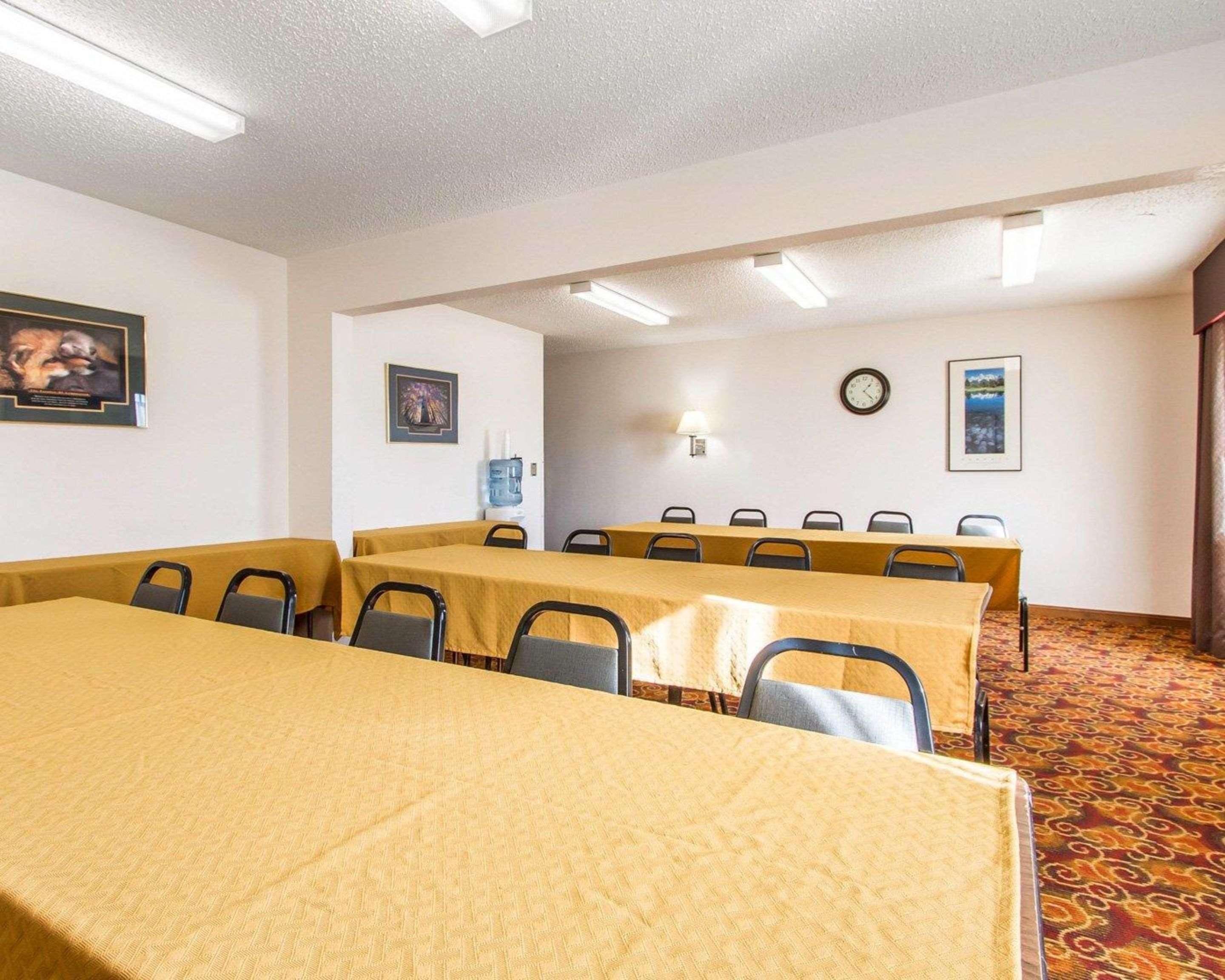 Quality Inn & Suites Ottumwa North Exterior foto
