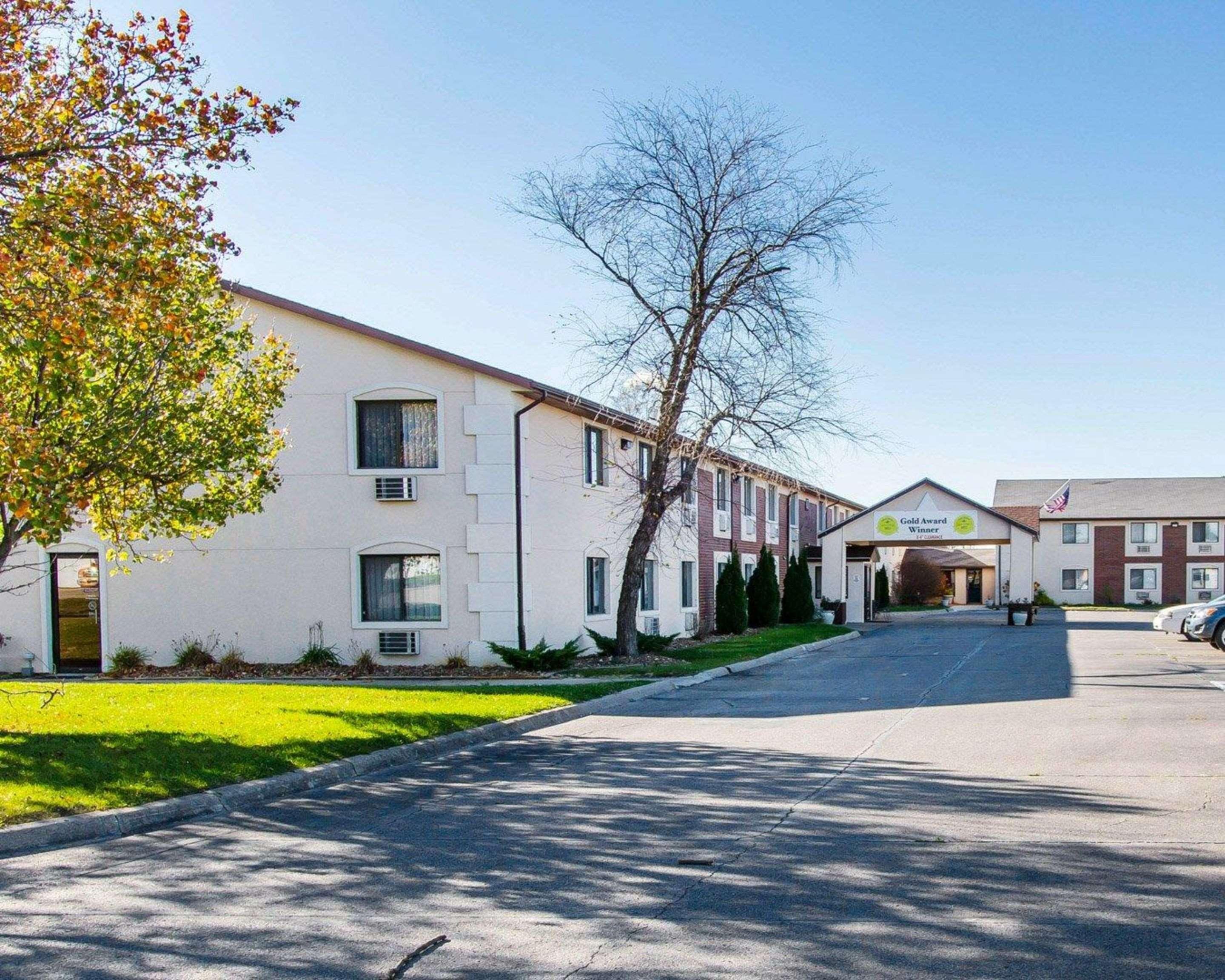 Quality Inn & Suites Ottumwa North Exterior foto