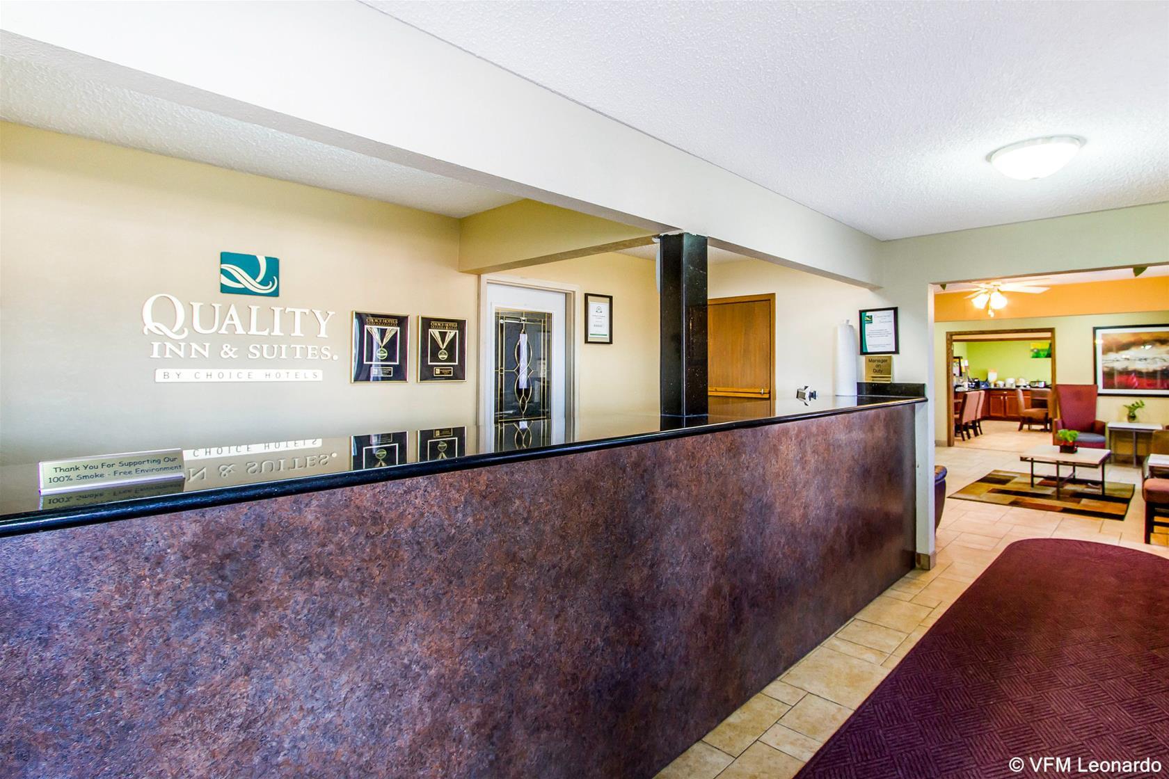 Quality Inn & Suites Ottumwa North Exterior foto