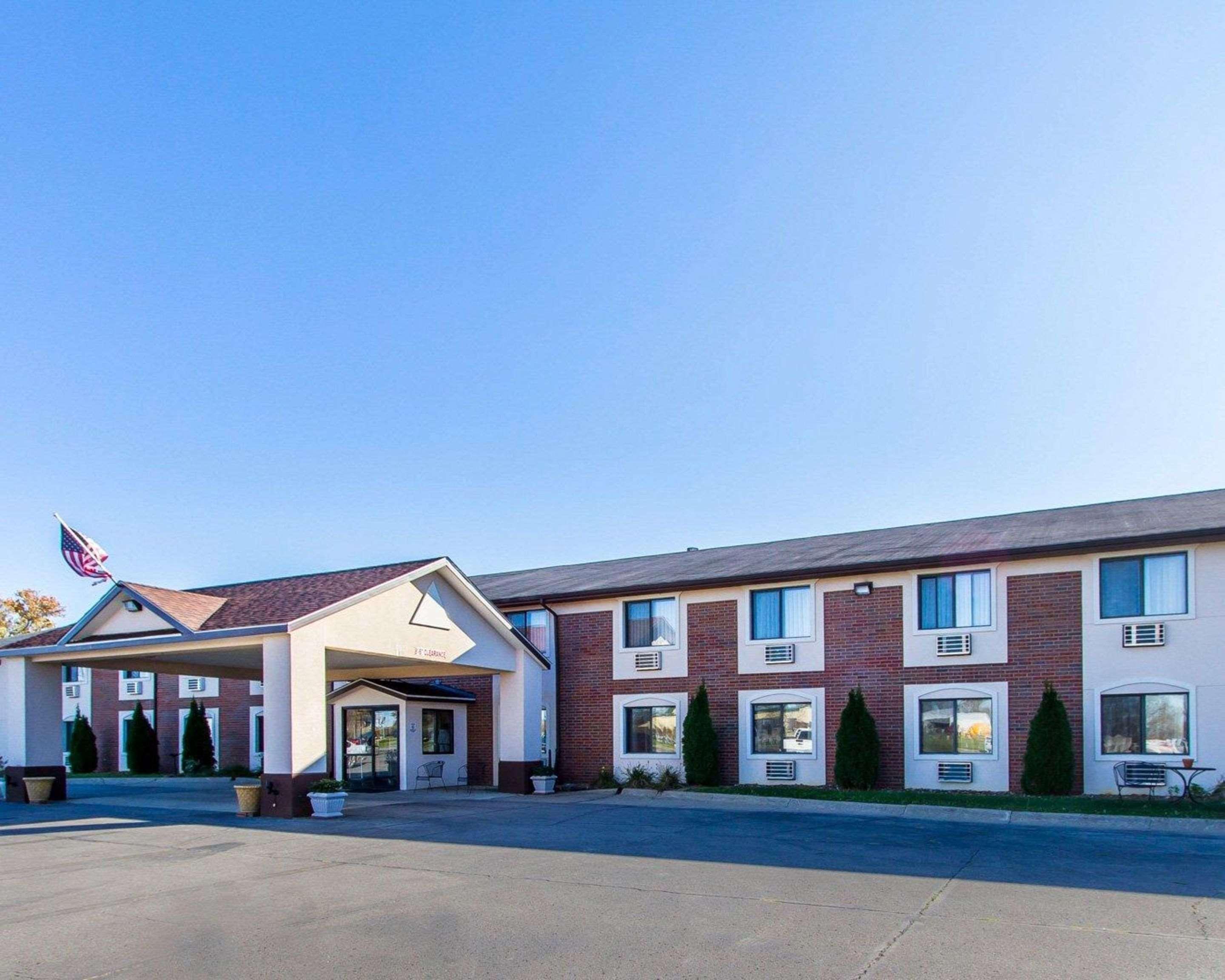 Quality Inn & Suites Ottumwa North Exterior foto