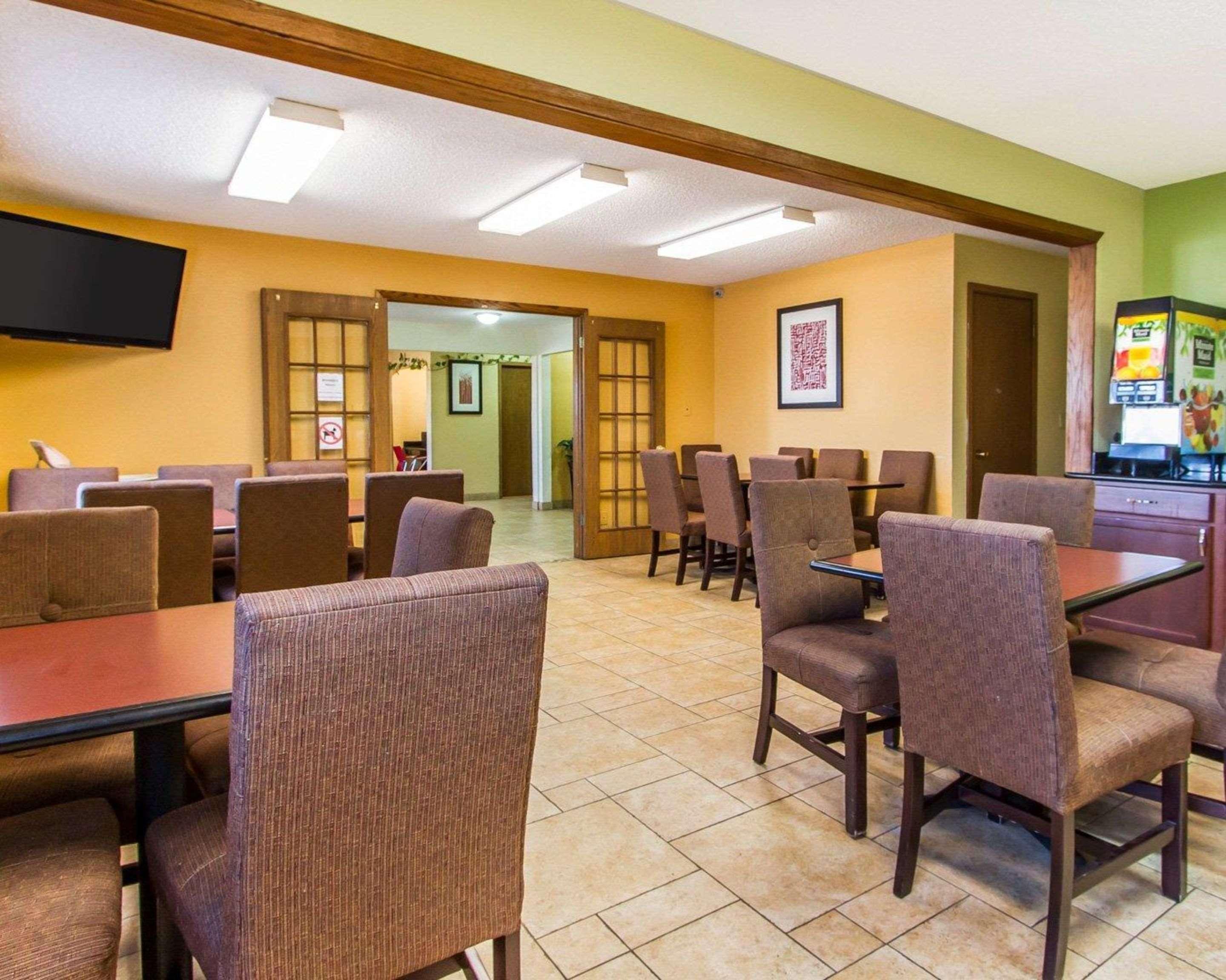 Quality Inn & Suites Ottumwa North Exterior foto