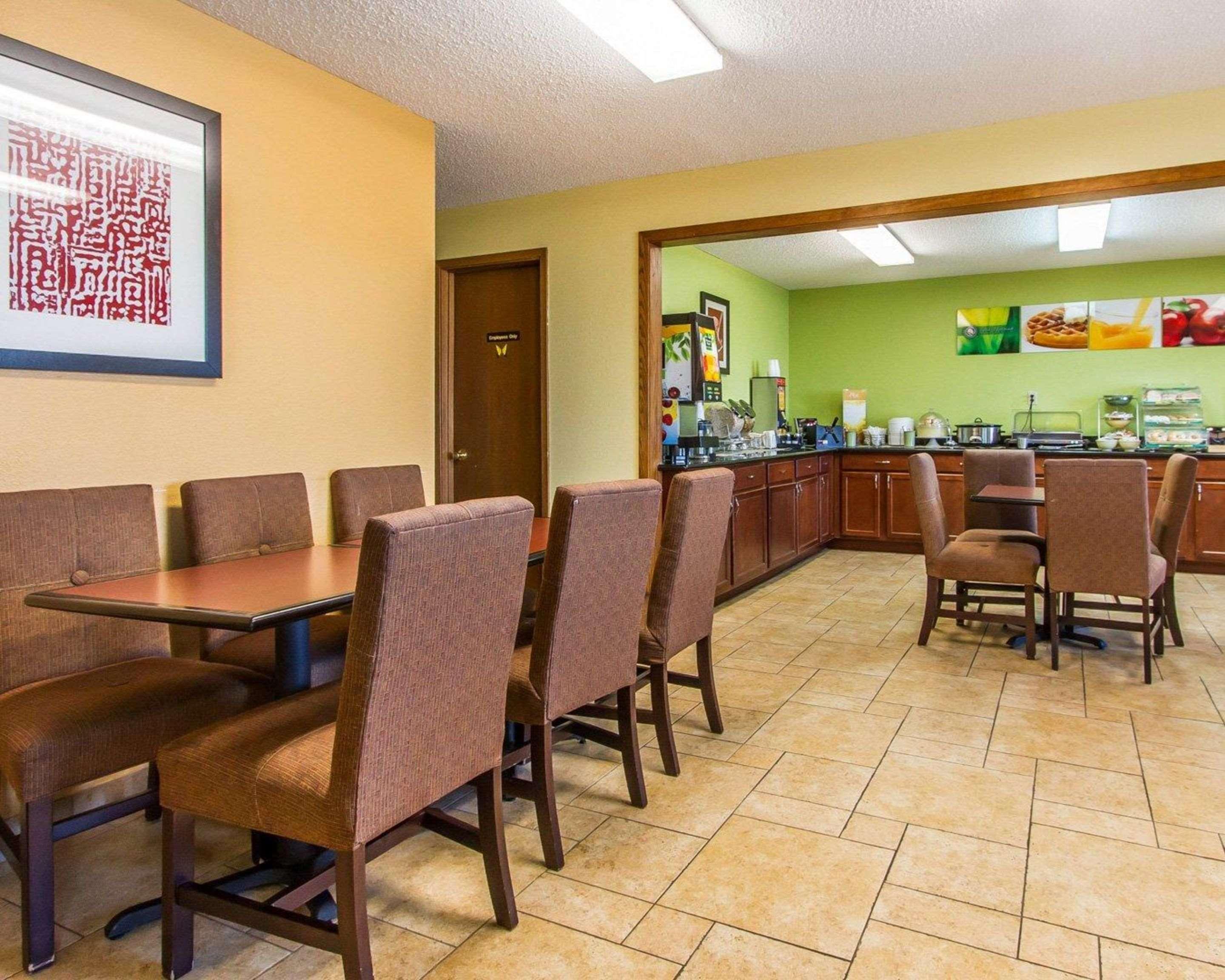 Quality Inn & Suites Ottumwa North Exterior foto