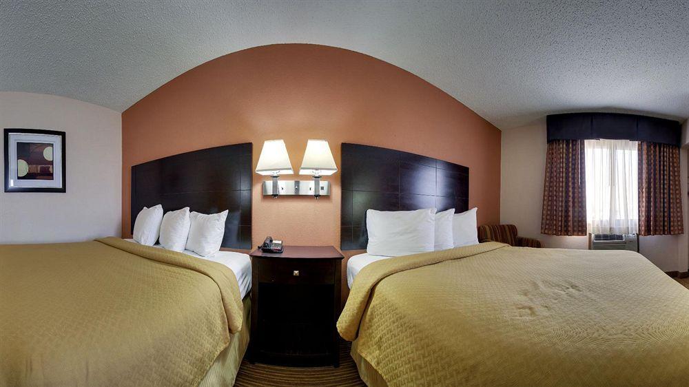 Quality Inn & Suites Ottumwa North Exterior foto