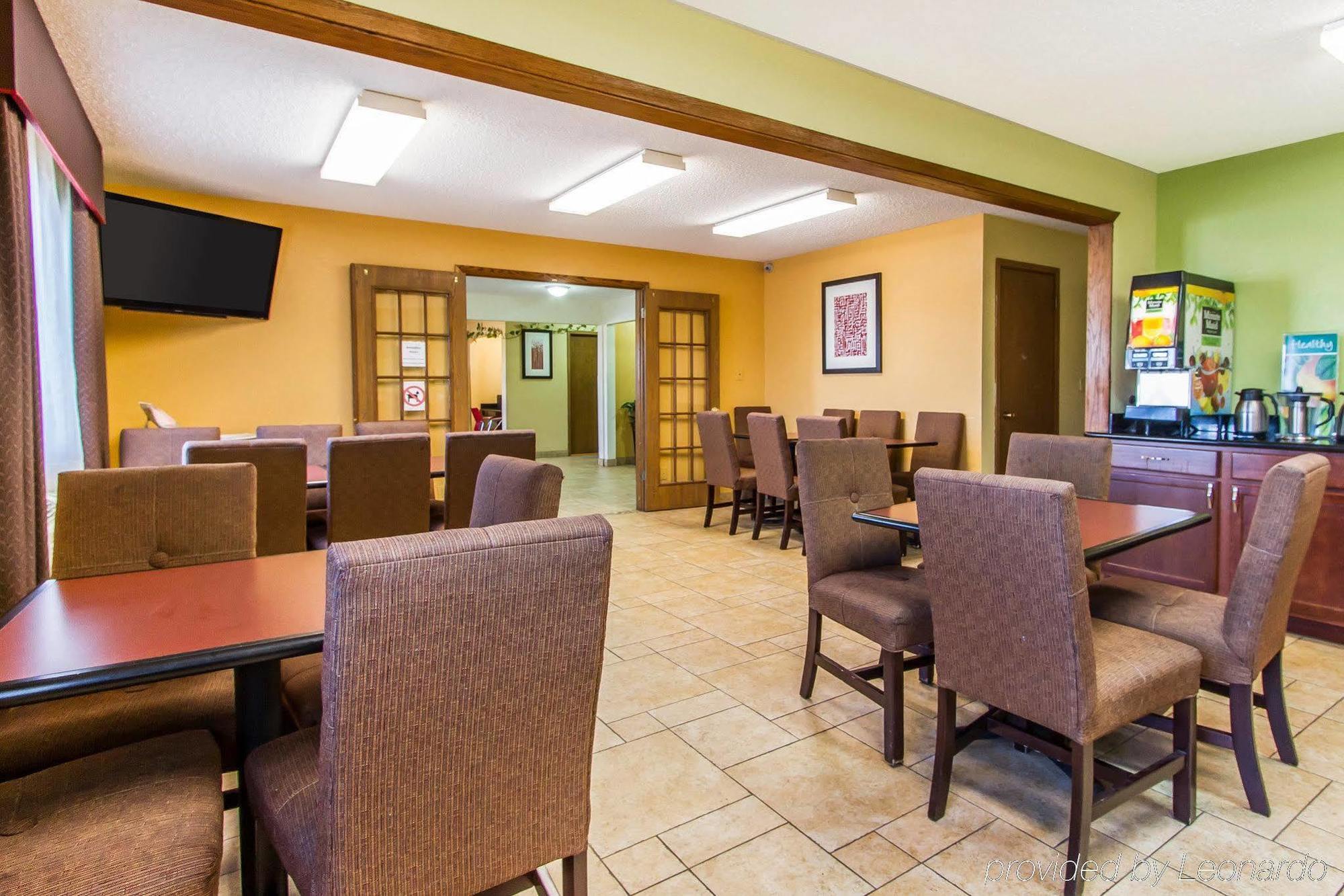 Quality Inn & Suites Ottumwa North Exterior foto
