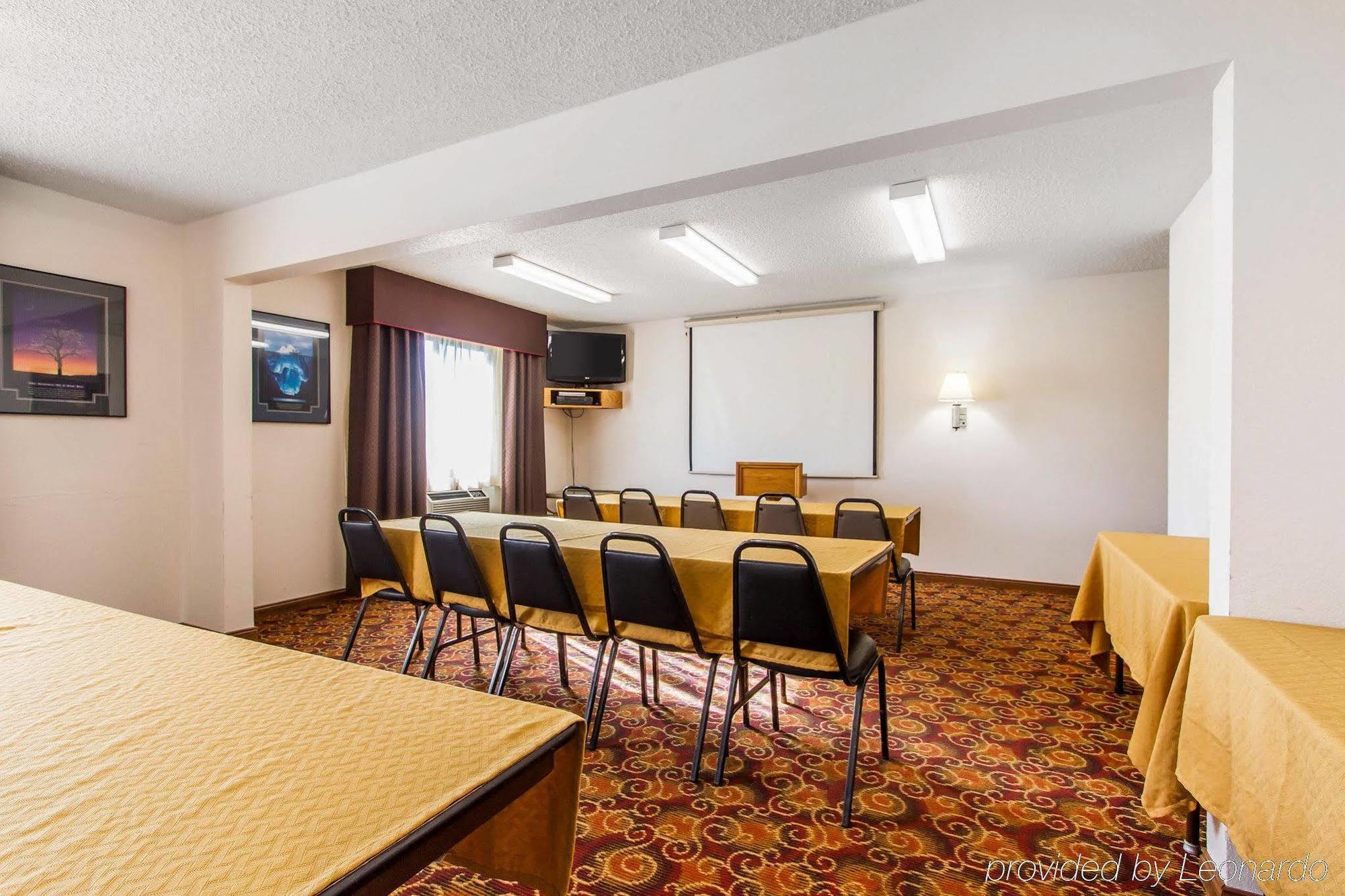 Quality Inn & Suites Ottumwa North Exterior foto