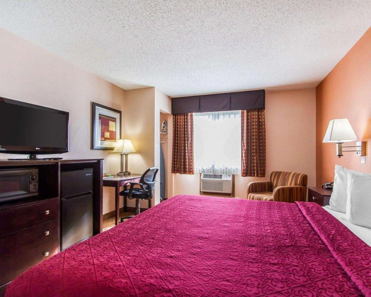 Quality Inn & Suites Ottumwa North Exterior foto